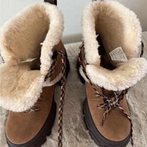 UGG Women's Tan and Cream Winter Boots